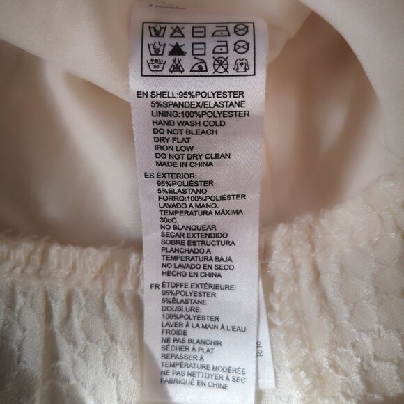 2/$30.00 Mix & Match - Forever 21 Ladies Ivory Lightweight Peplum Sleeveless Top - Picture 4 of 7